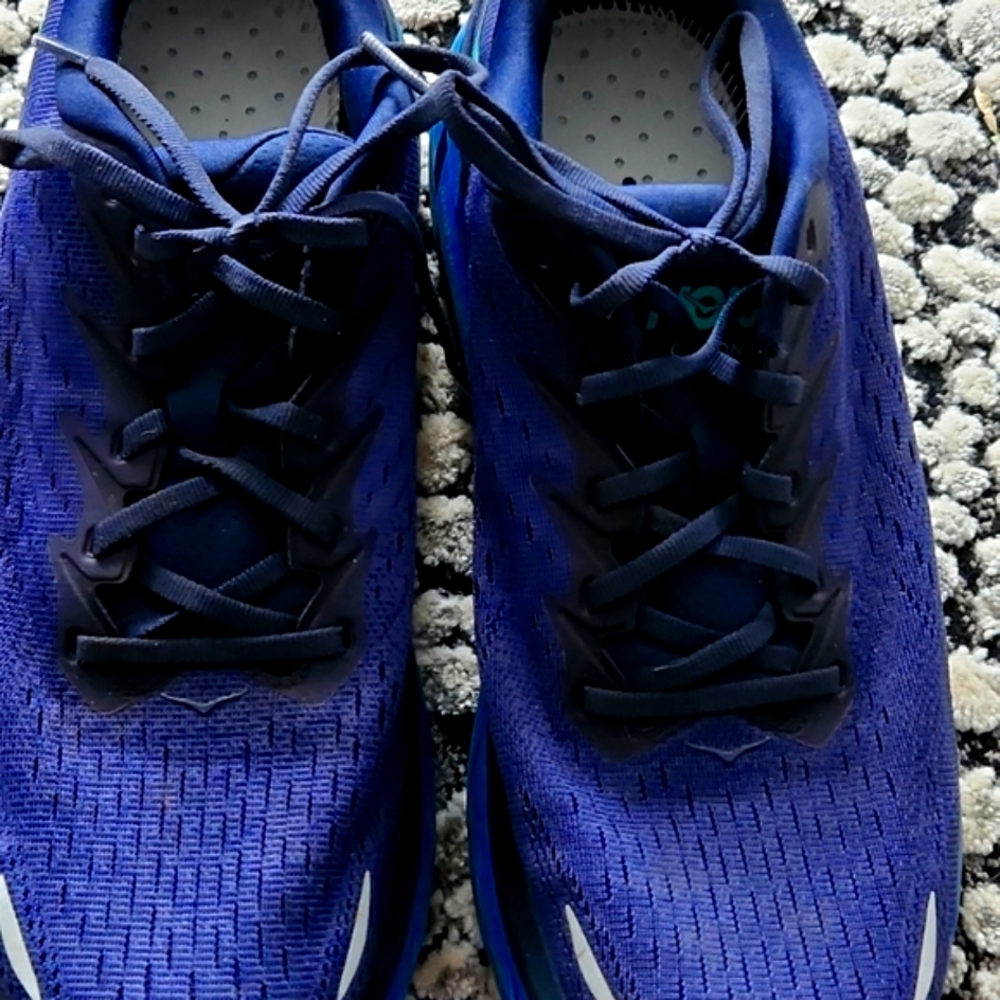 HOKA ONE